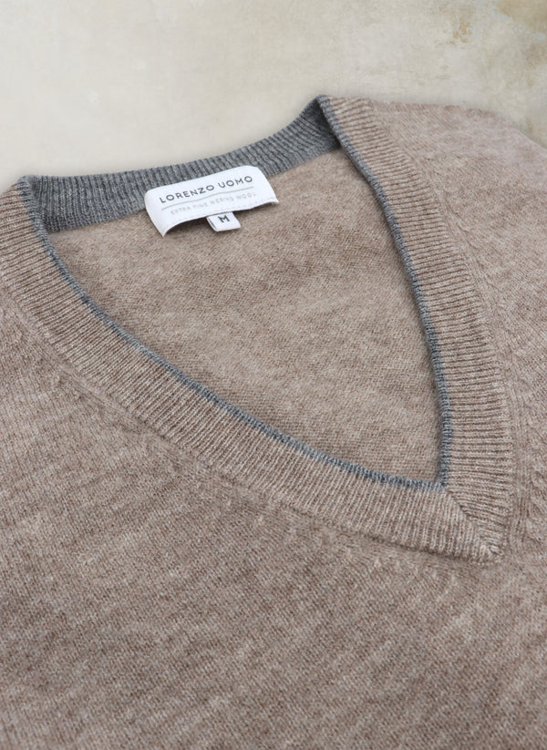 Men's Melbourne Contrast V-Neck Extra-Fine Pure Merino Wool Sweater in Taupe