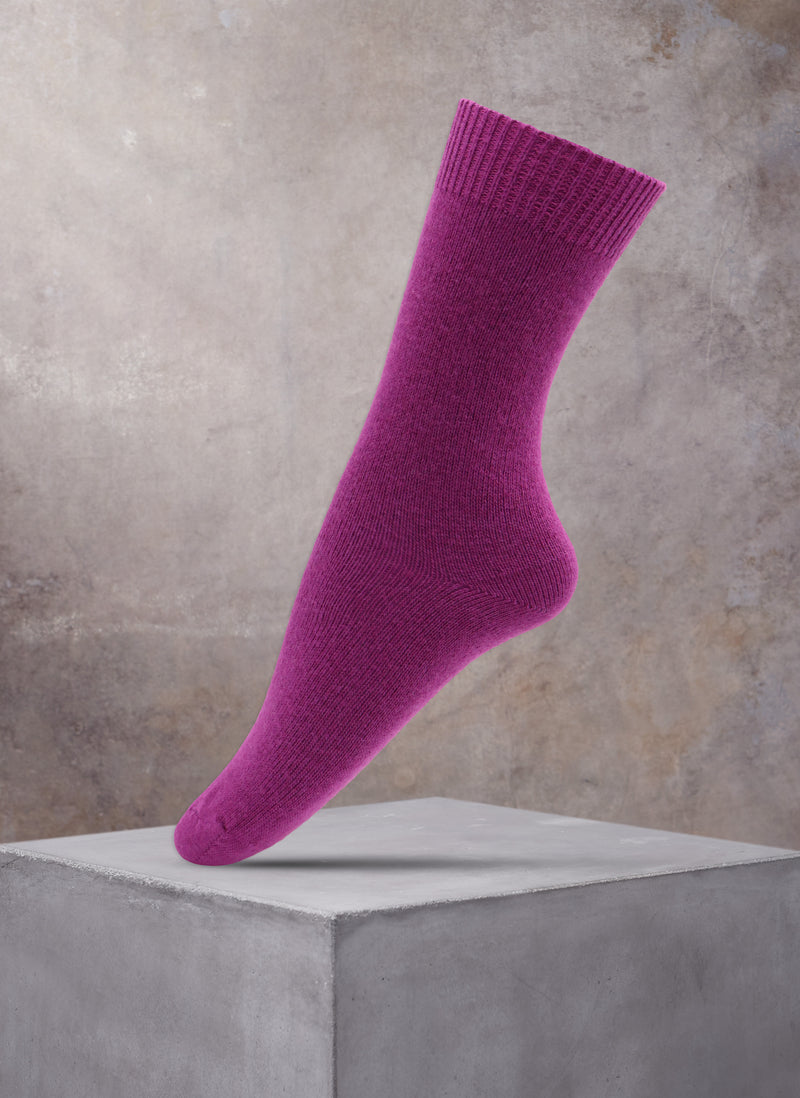 Women's Flat Knit Cashmere Blend Sock in Berry