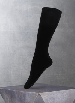 Women's Flat Knit Cashmere Blend Knee High Sock in Black