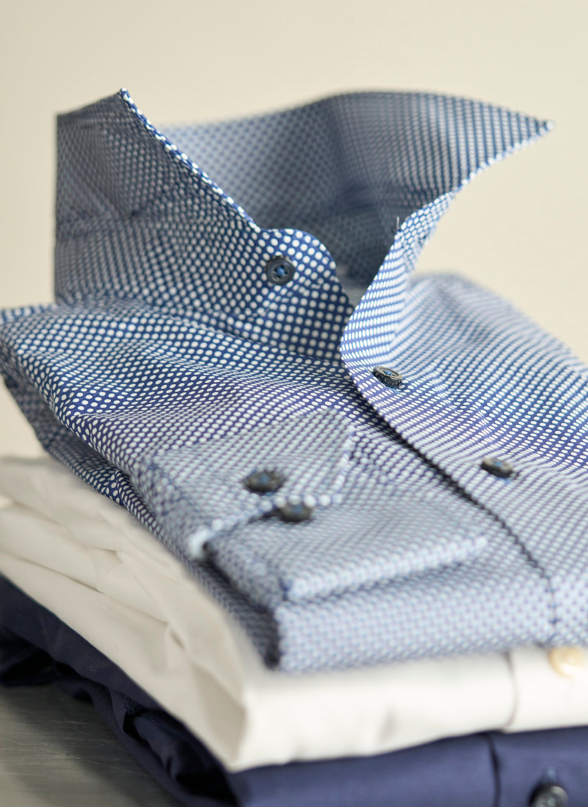 Alexander in Navy Dots Shirt, 18 34/35