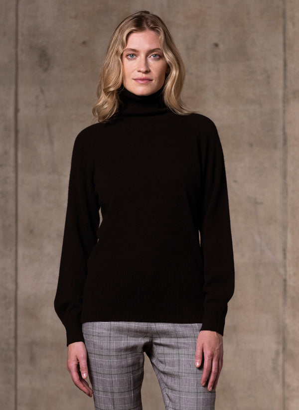 Women's Cinzia Turtle Neck Cashmere Sweater in Black