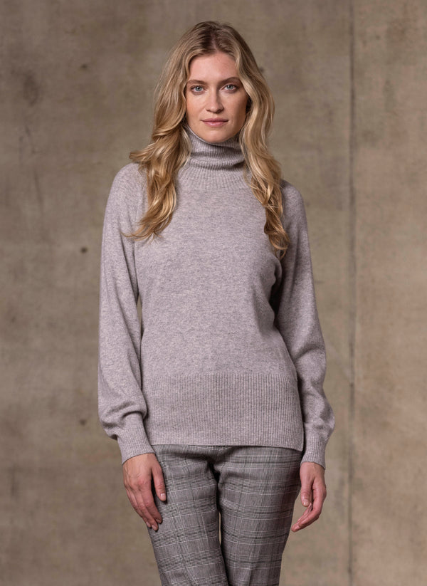 Women's Cinzia Turtle Neck Cashmere Sweater in Light Grey
