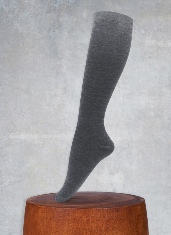Women's Luxury Merino Wool Knee High Sock in Solid Charcoal