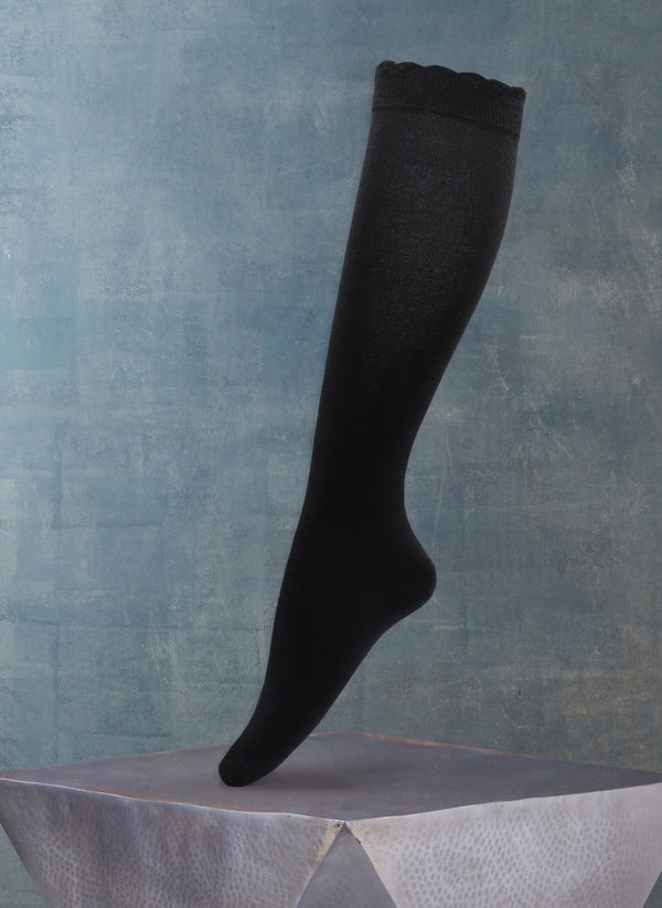 Women's Luxury Merino Wool Knee High Sock in Black Ruffle