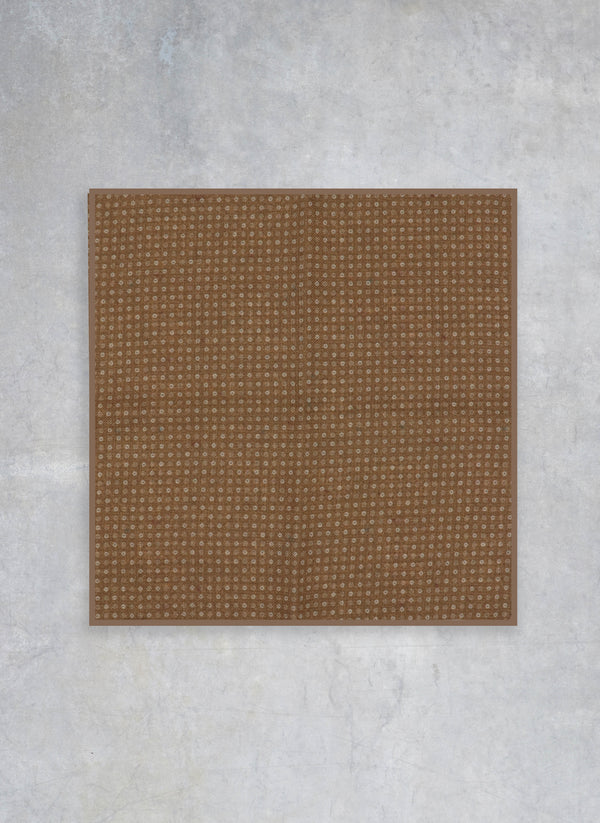 flat Dot Wool Pocket Square in Taupe