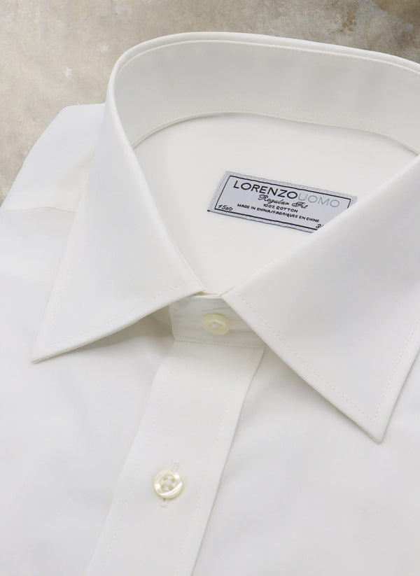Collar Detail of William Fullest Fit Shirt in White End on End with White Buttons