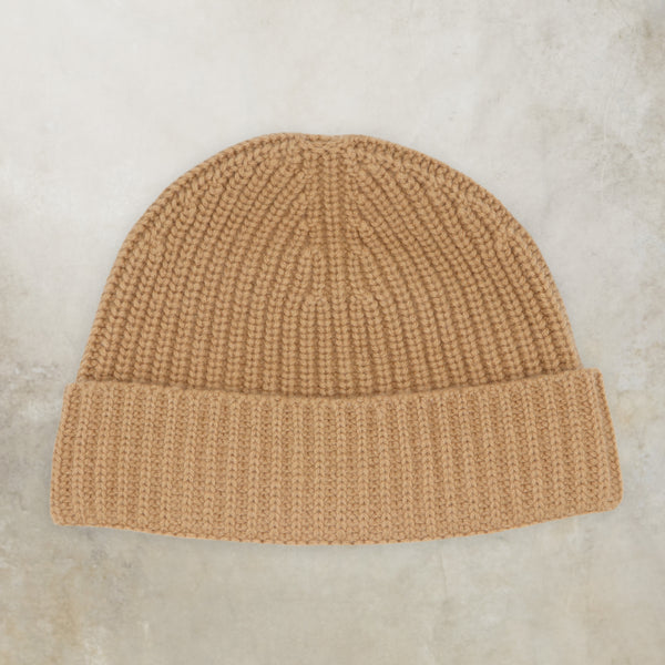 Pure Cashmere Unisex Rib Beanie in Camel – Lorenzo Uomo display picture 3