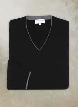 Men's Melbourne Contrast V-Neck Exra-Fine Pure Merino Wool Sweater in Black