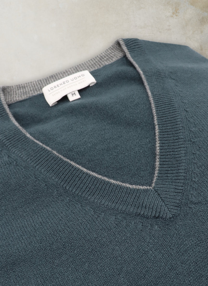 Men's Melbourne Contrast V-Neck Exra-Fine Pure Merino Wool Sweater in Teal