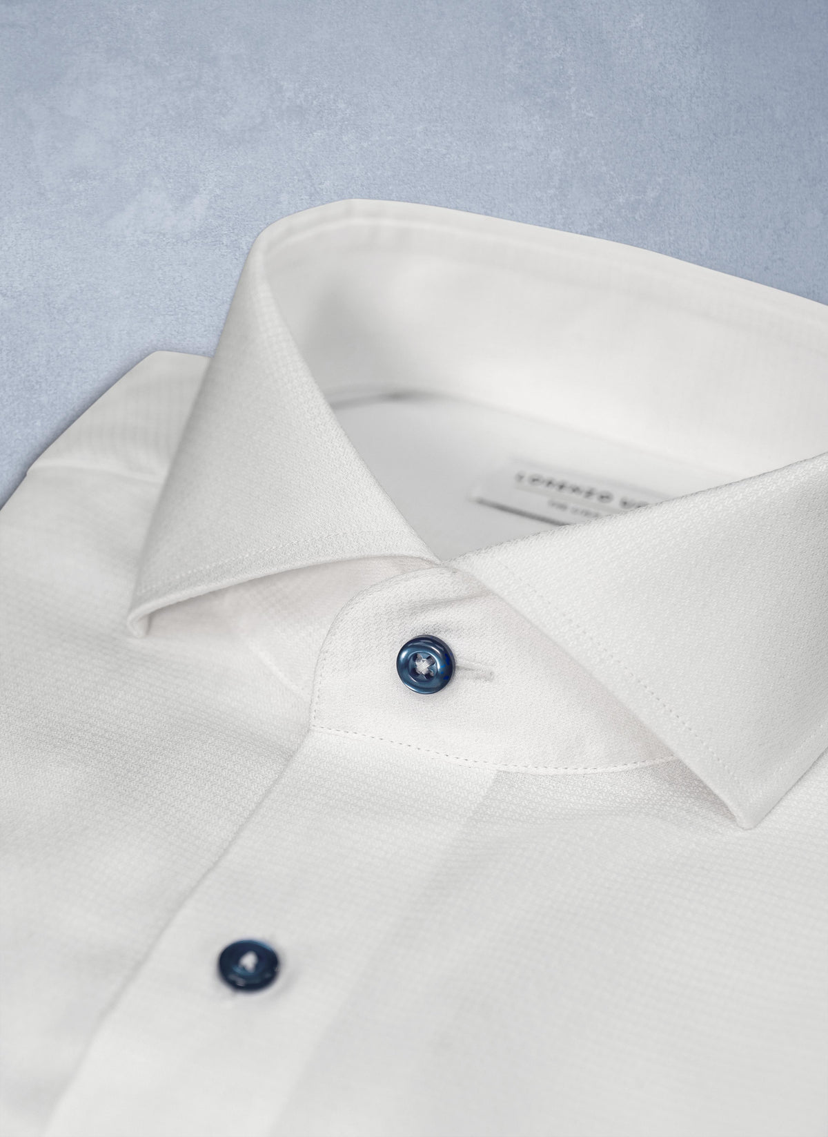 Liam in Solid White with Navy Iridescent Buttons Shirt 16.5 34/35