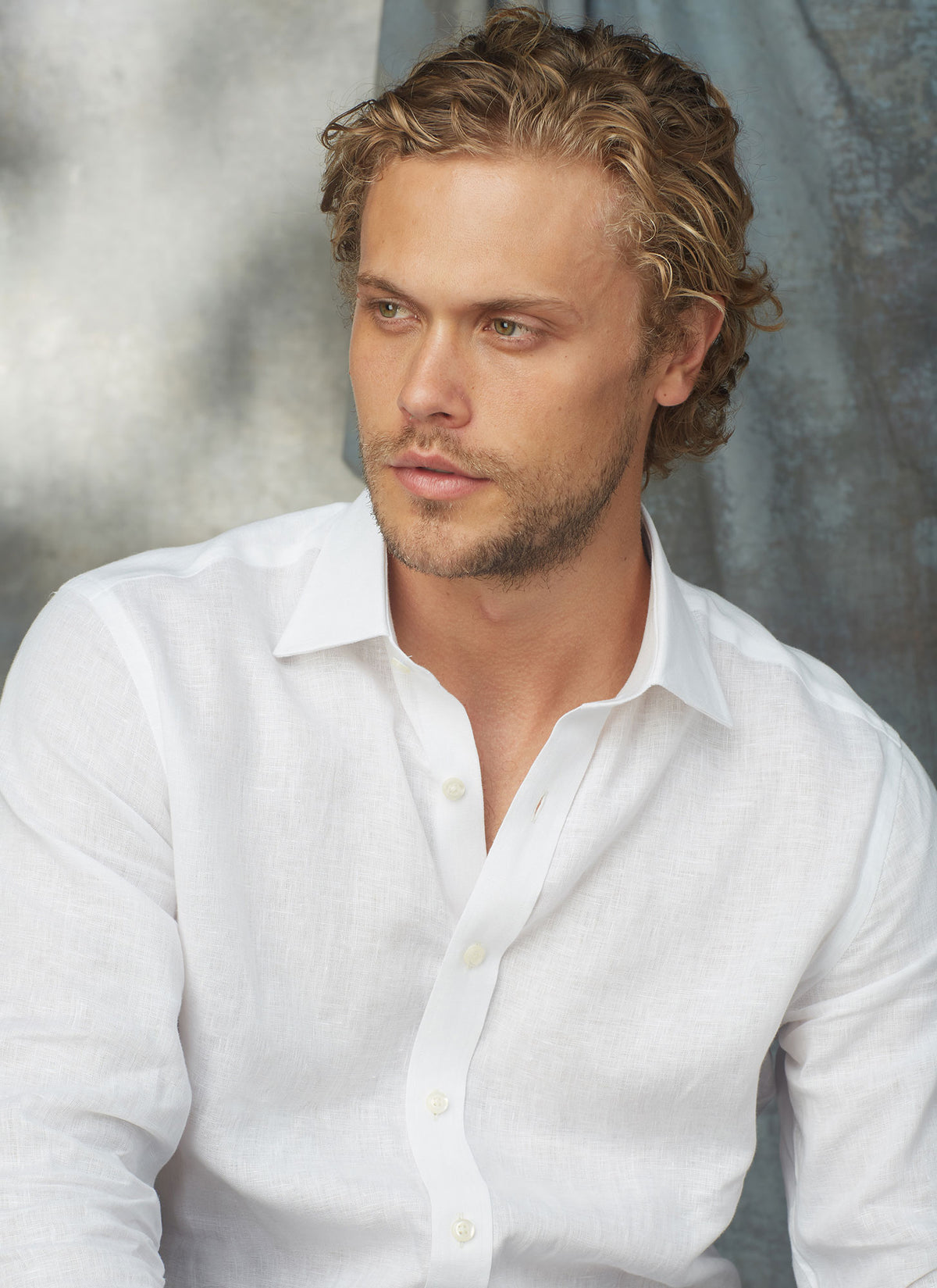 Alexander in White Linen Shirt, 16.5 34/35 Alexander in White Linen Shirt, 16.5 34/35