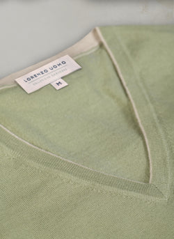 Contrast V-Neck Cashmere Sweater in Green