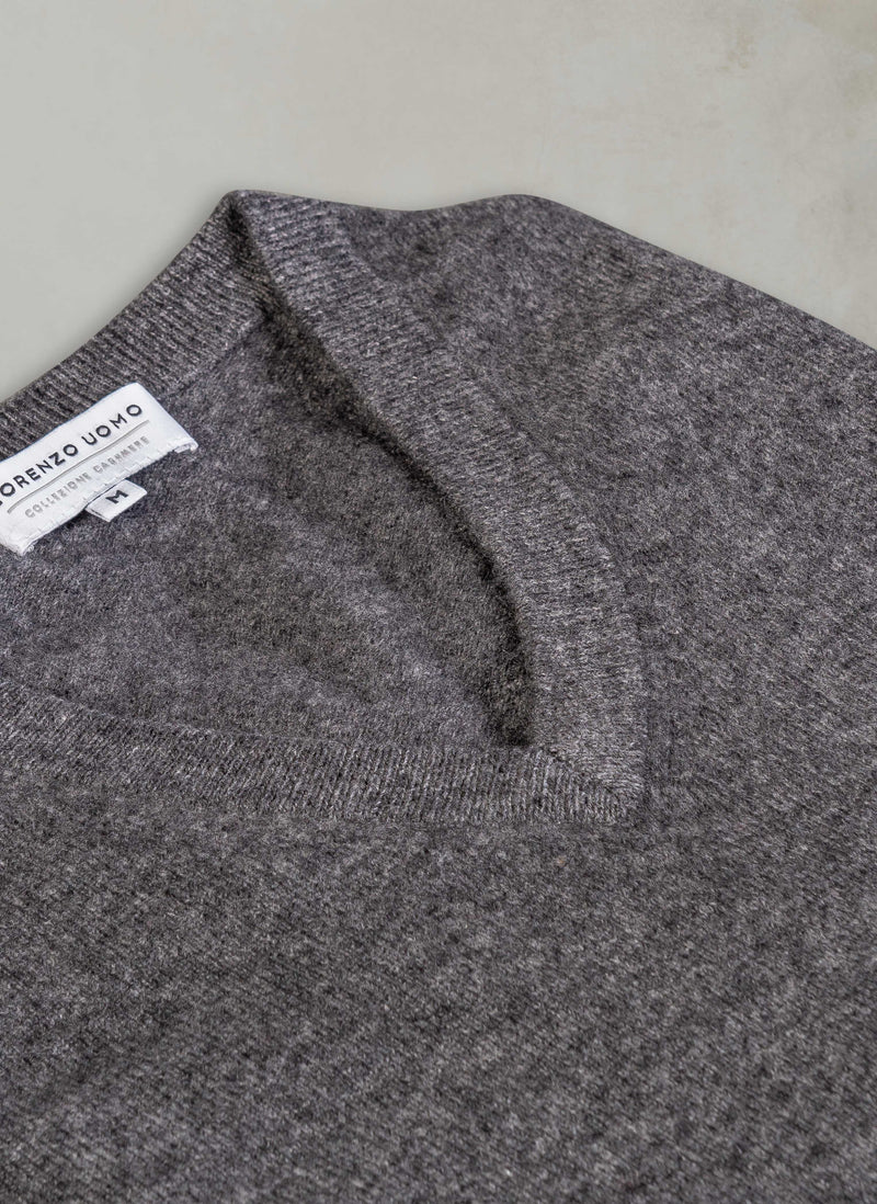 Men's Tribeca V-Neck Cashmere Sweater in Charcoal Heather